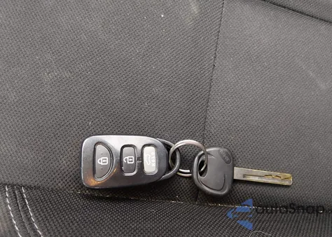 2017 Hyundai Veloster z USA, uszkodzony, nr VIN KMHTC6AD7HU314950